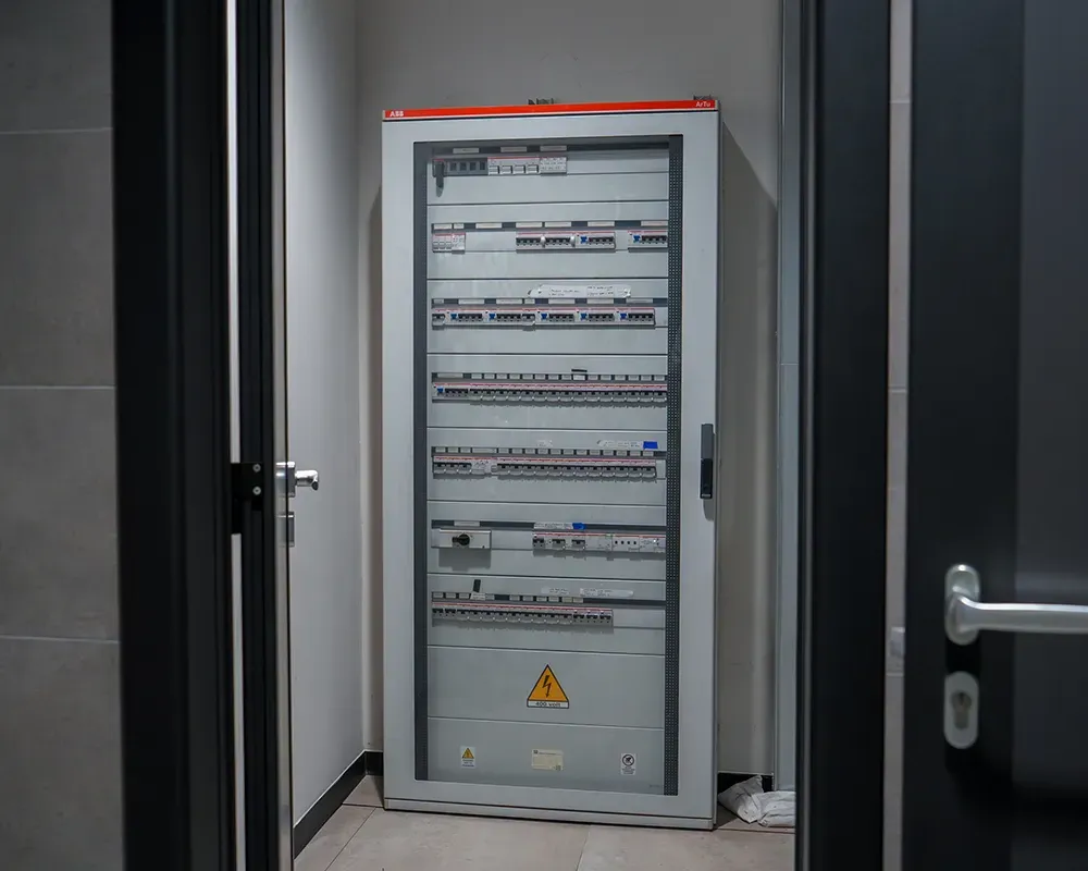 Oltre 40 anni al fianco di Galba — Manutenzione — Quadro Elettrico — Bontempi Impianti