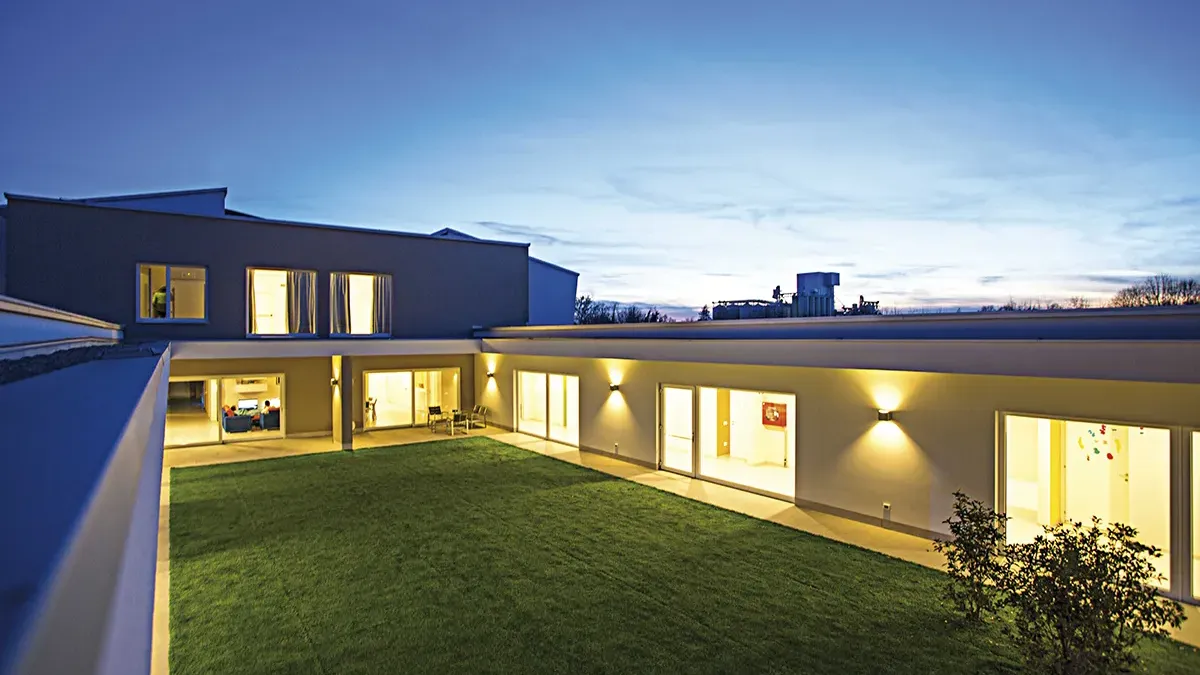 Wolf Haus - Impianto elettrico - Clinica La Nuvola - Orzinuovi - Cortile Illuminato - Bontempi Impianti