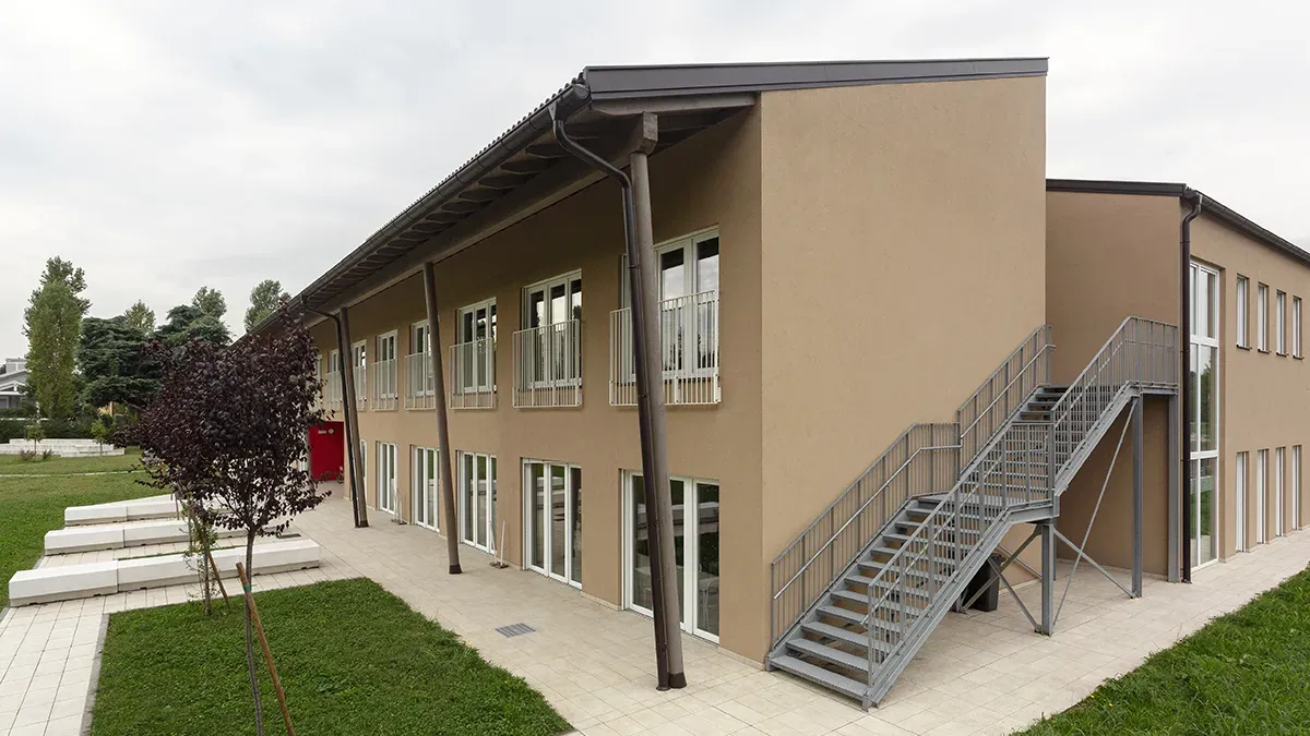 Wolf Haus - Impianto elettrico - Scuola Secondaria - Novate Milanese - Scale Esterne - Bontempi Impianti