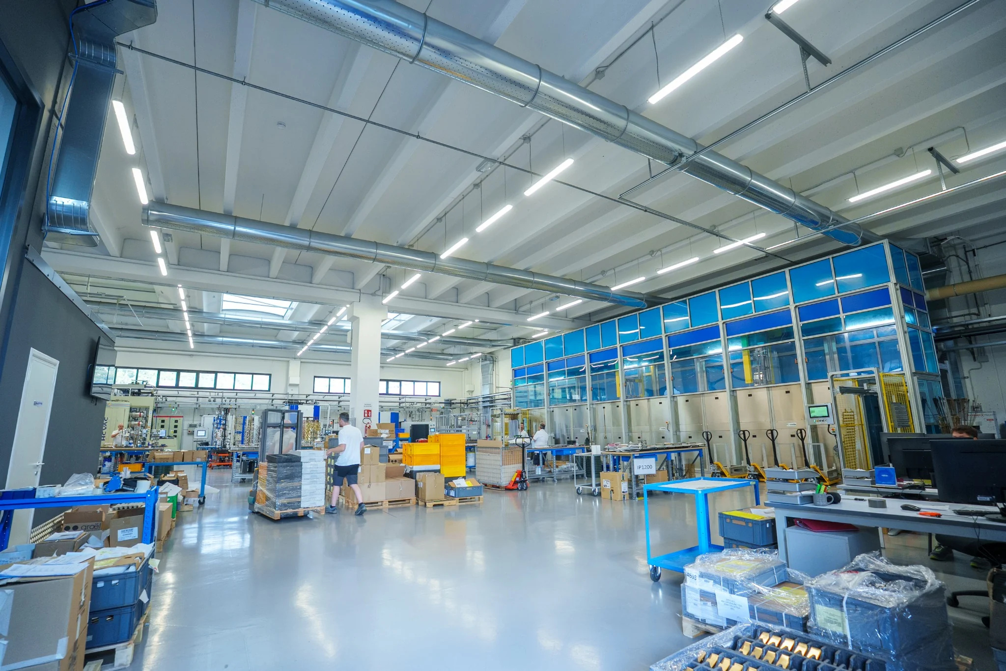 Area produttiva dello stabilimento STS a Cellatica, Brescia